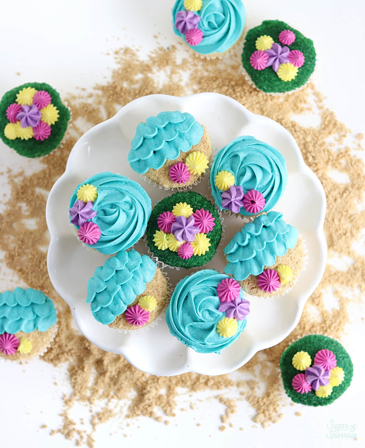 beach themed cupcakes by sugar and sparrow