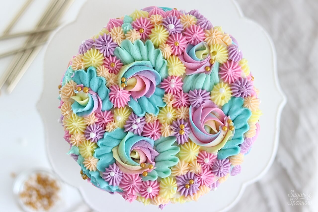 cake with buttercream piping