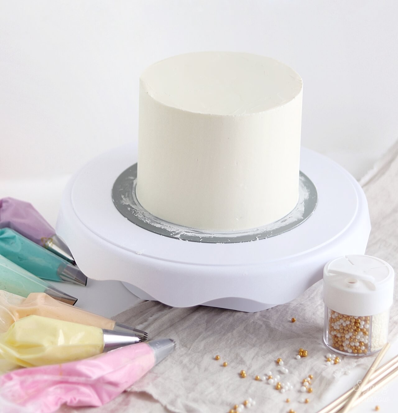 how to make a smooth buttercream cake