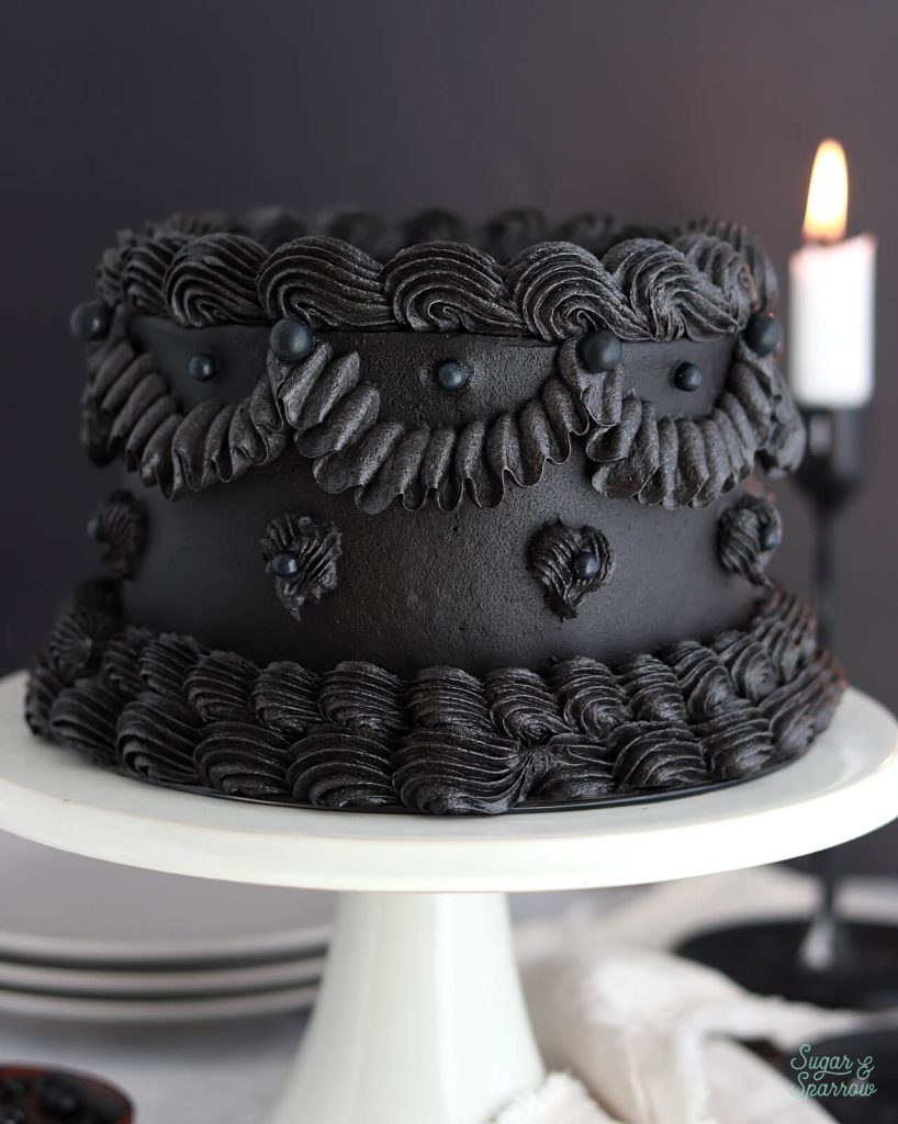 black velvet cake with lambeth piping