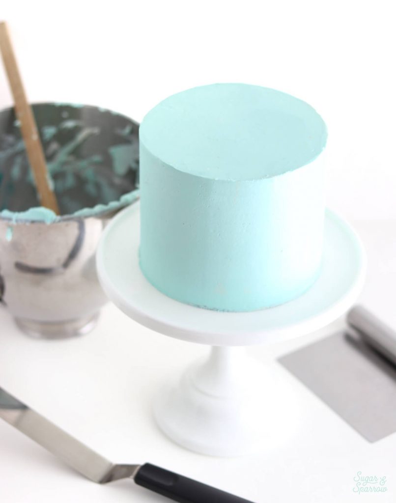 how to ice a cake with buttercream frosting