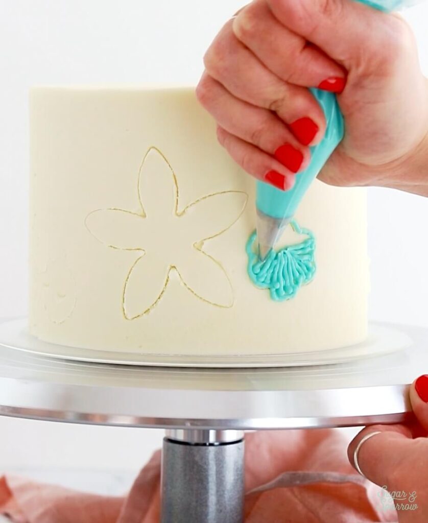 how to pipe embroidery texture with buttercream