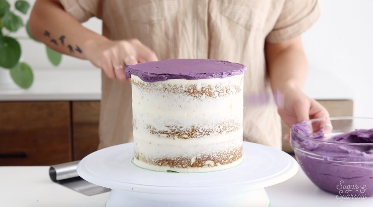 how to frost a cake with buttercream