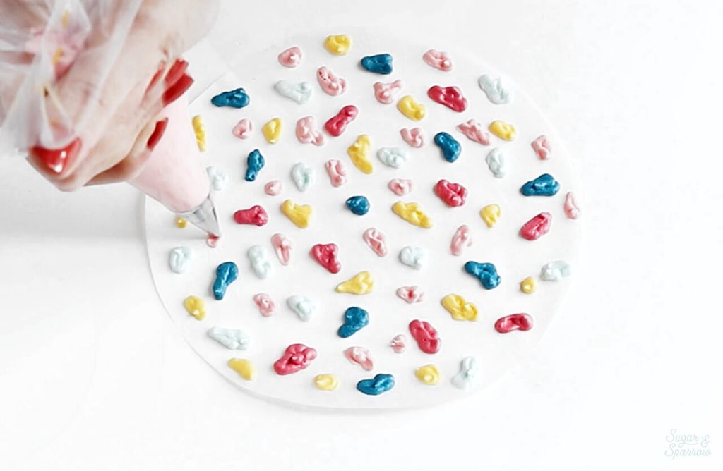 how to pipe buttercream terrazzo pattern