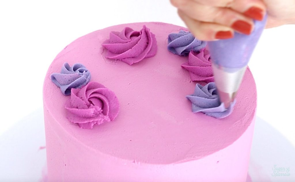 how to pipe buttercream rosettes