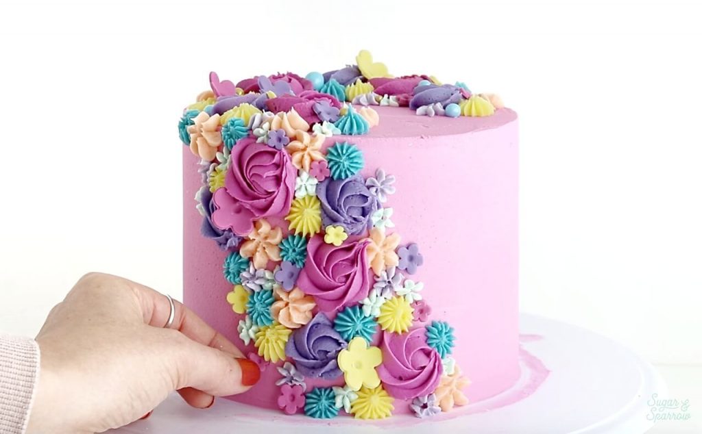 how to create a buttercream floral cake