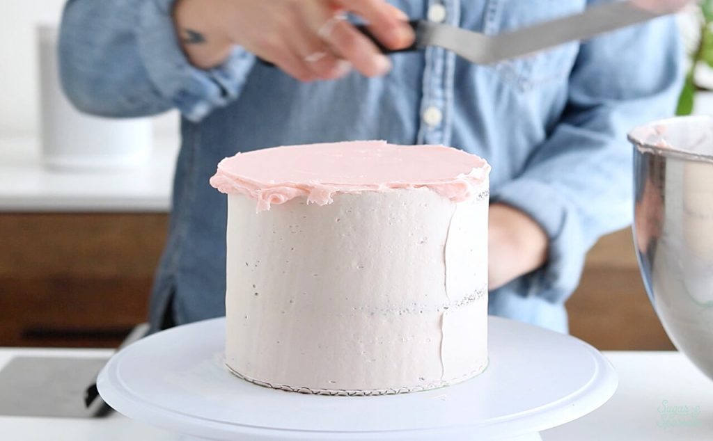 how to frost a cake with buttercream