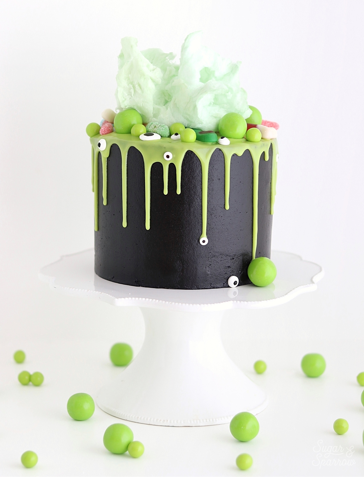 Cauldron Cake by Sugar and Sparrow