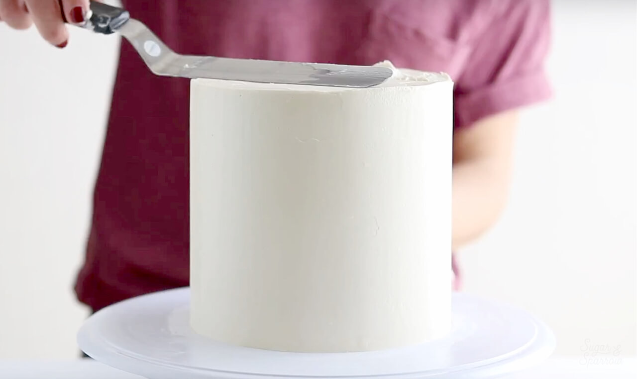 How to frost a smooth buttercream cake