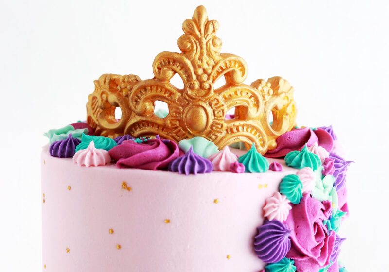 edible gold crown cake topper tutorial