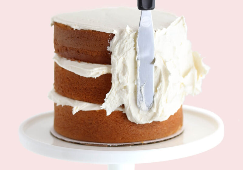 how to crumb coat a cake
