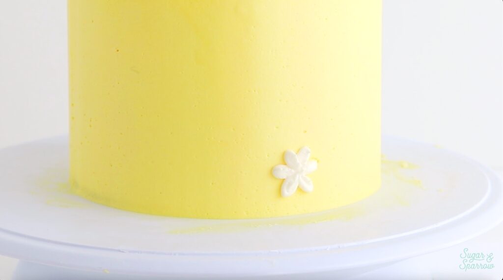 how to pipe buttercream daisies