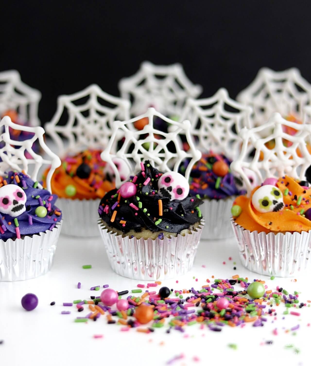 White chocolate spiderweb cupcake toppers