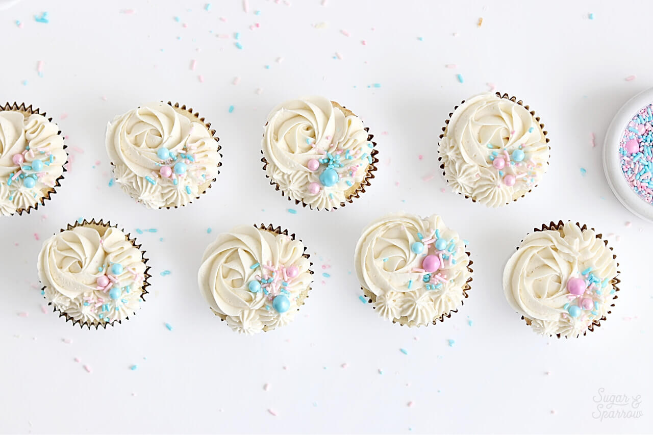 how to decorate gender reveal cupcakes