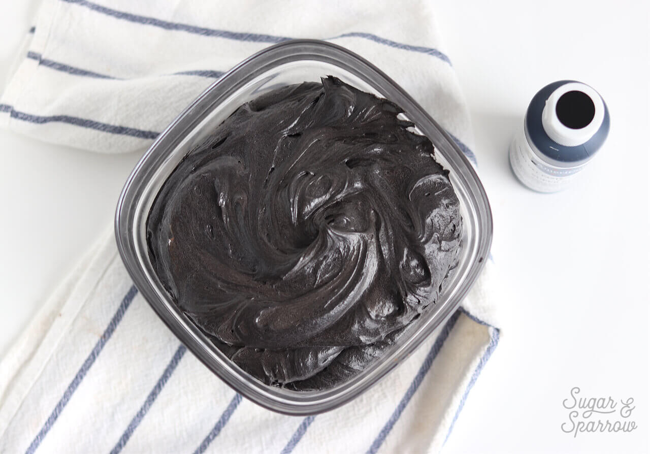 how to go from grey to black buttercream