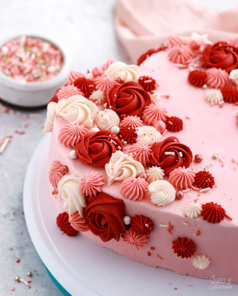 how to decorate a heart shaped cake