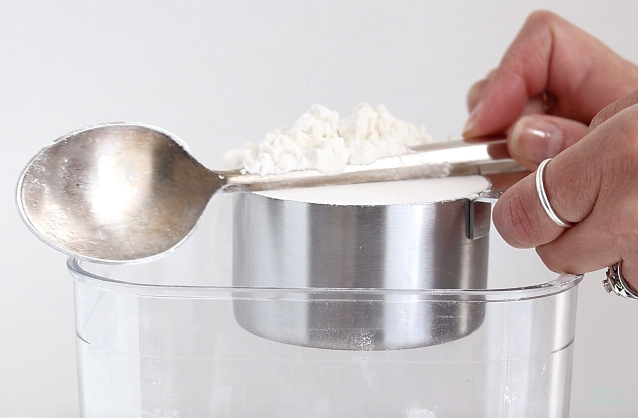 how to measure flour