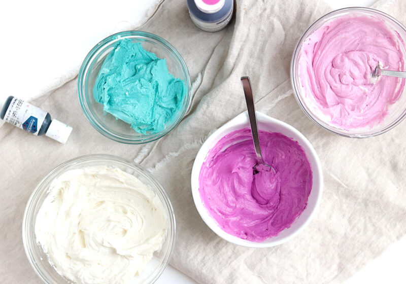 how to color buttercream frosting