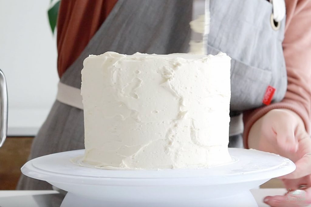 how to frost a cake with buttercream