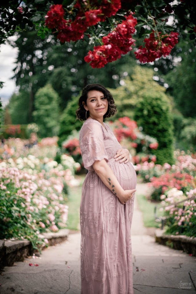 international rose test gardens in Portland maternity photoshoot