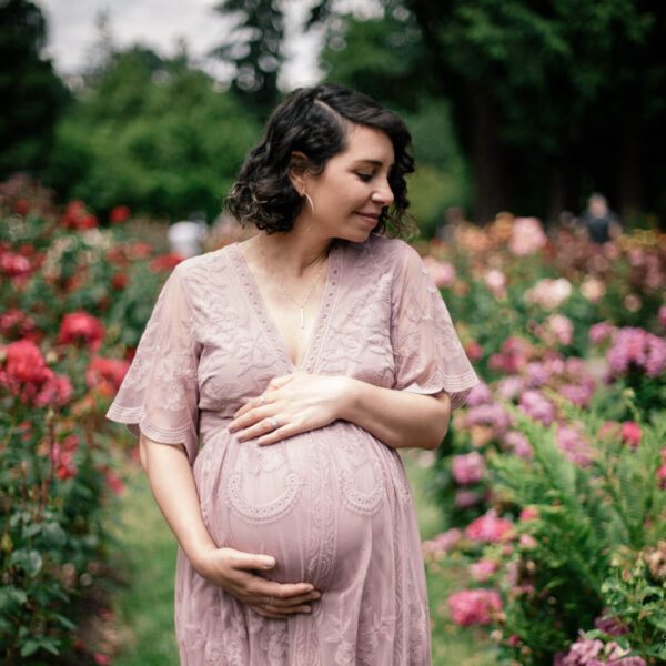 maternity photoshoot portland rose gardens