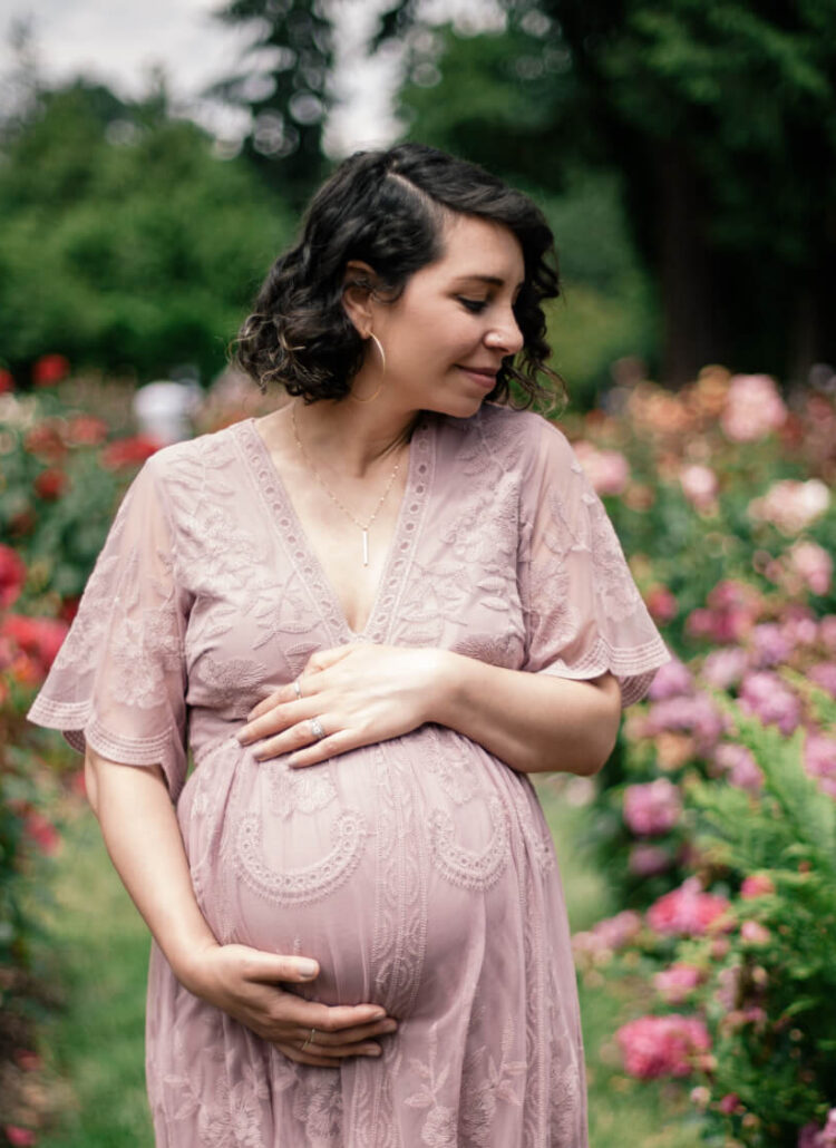 maternity photoshoot portland rose gardens