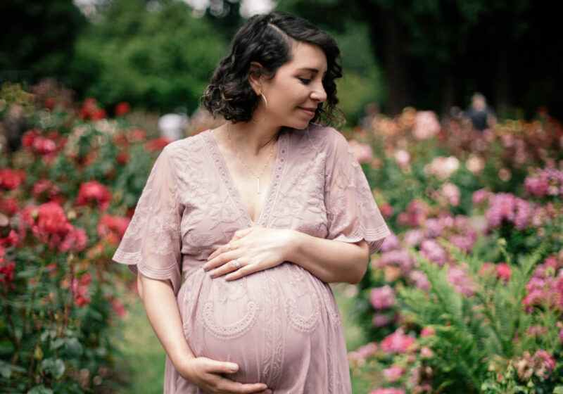 maternity photoshoot portland rose gardens