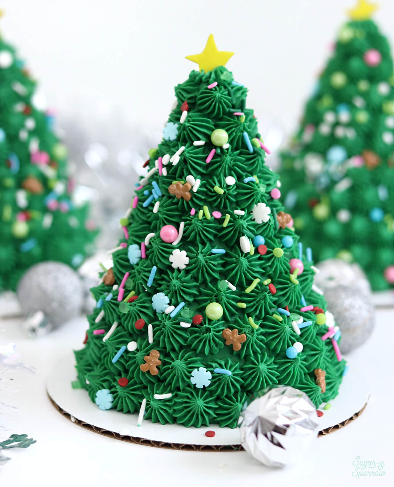 Christmas tree cake by sugar and sparrow