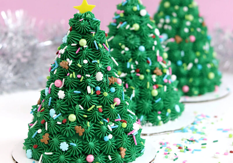 mini christmas tree cakes by sugar and sparrow