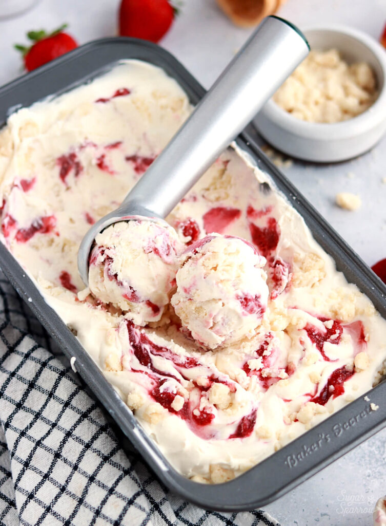 no churn strawberry shortcake ice cream recipe