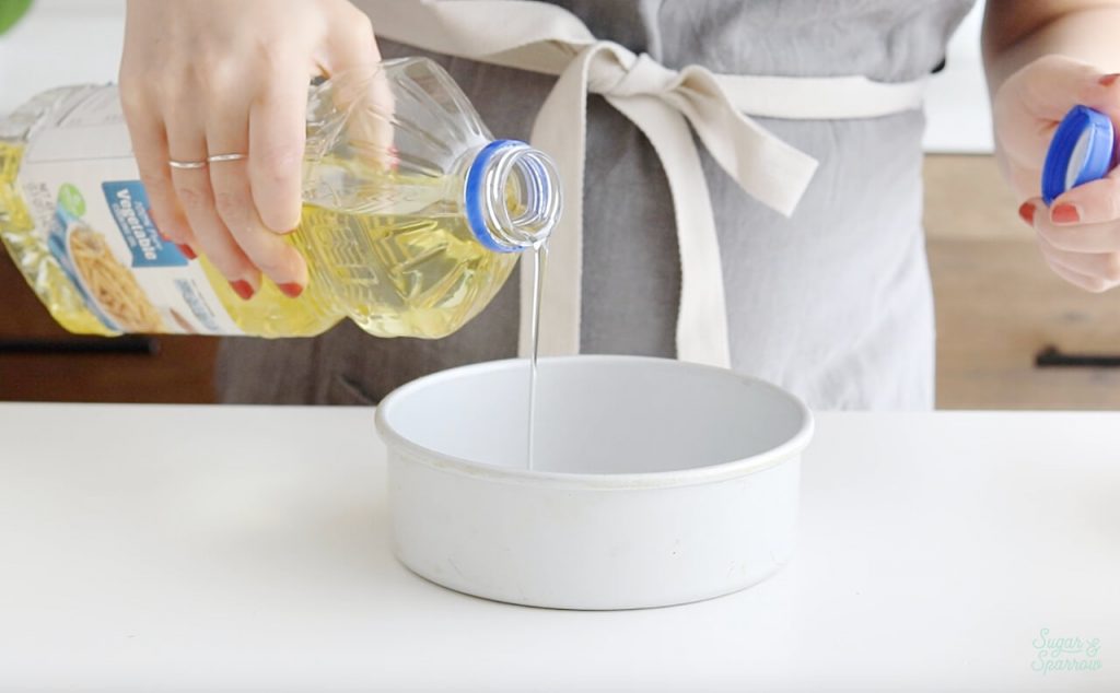 how to grease a cake pan