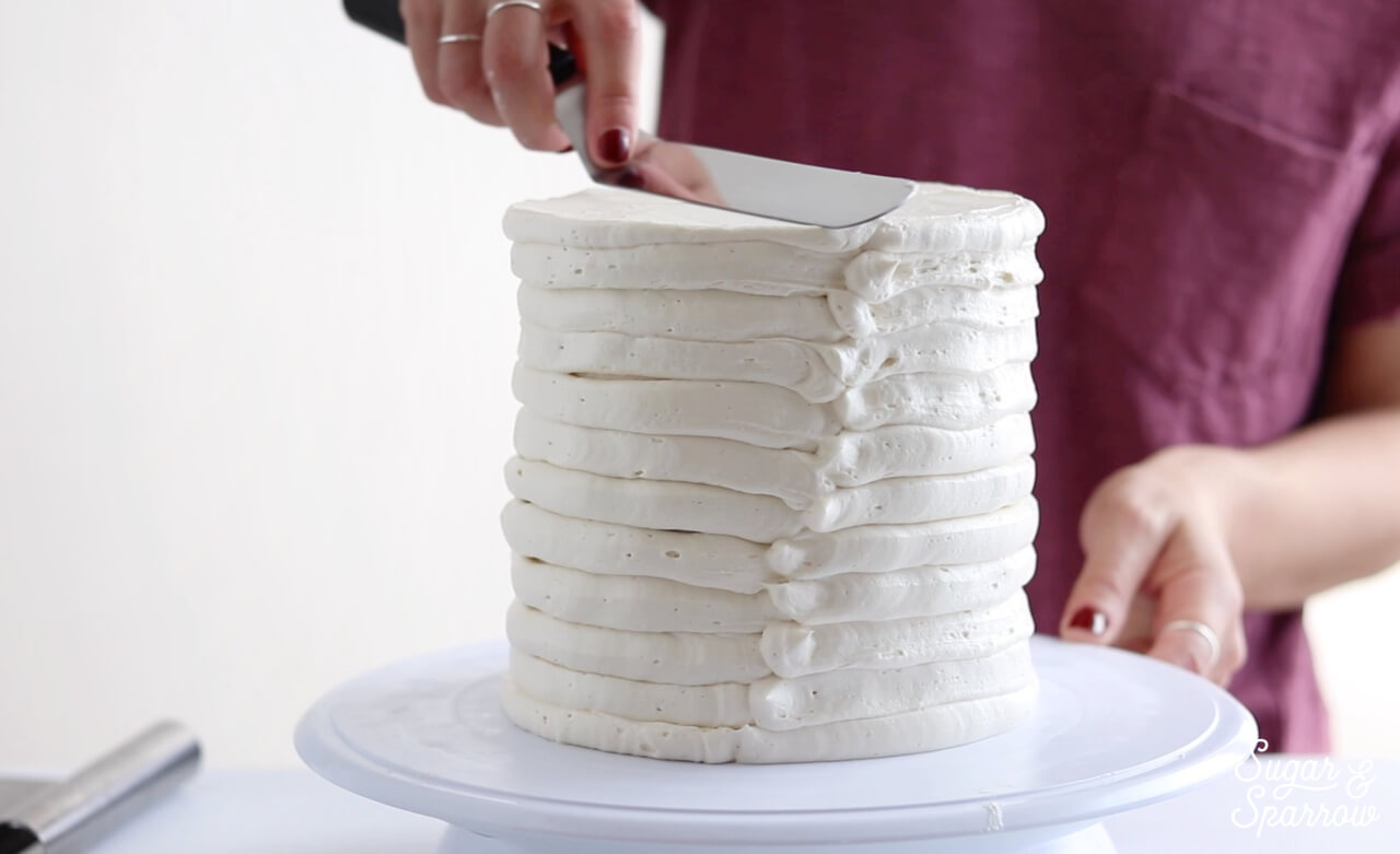 how to frost a cake with buttercream 