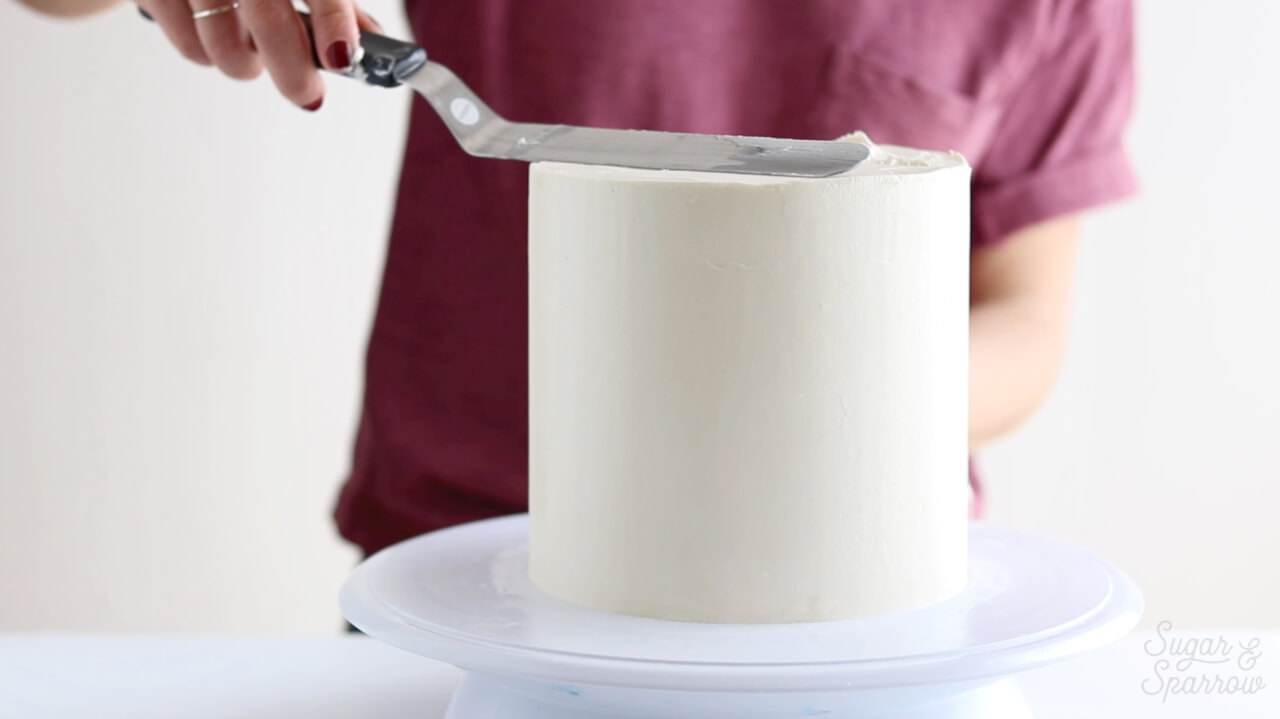 how to get sharp edges buttercream cakes