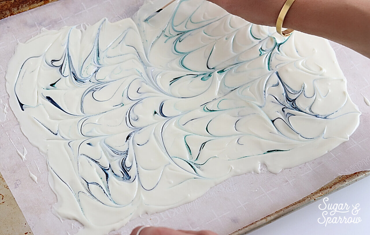 how to marble white chocolate bark