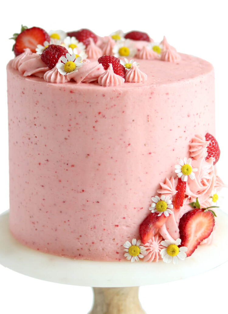 strawberry cake recipe by sugar and sparrow