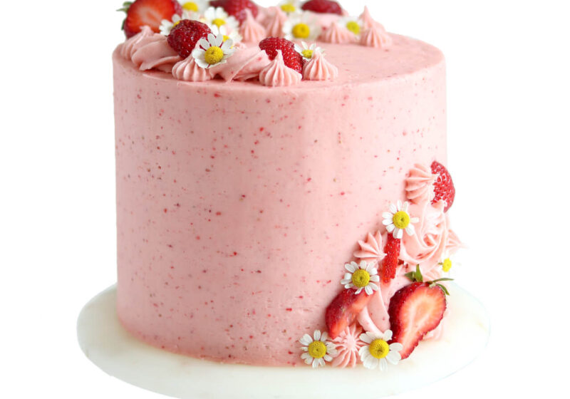 strawberry cake recipe by sugar and sparrow