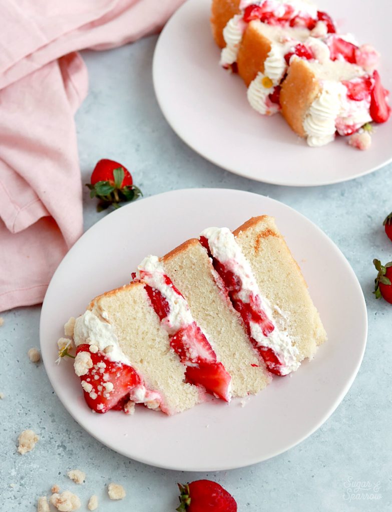 vanilla cake with strawberries and whipped cream