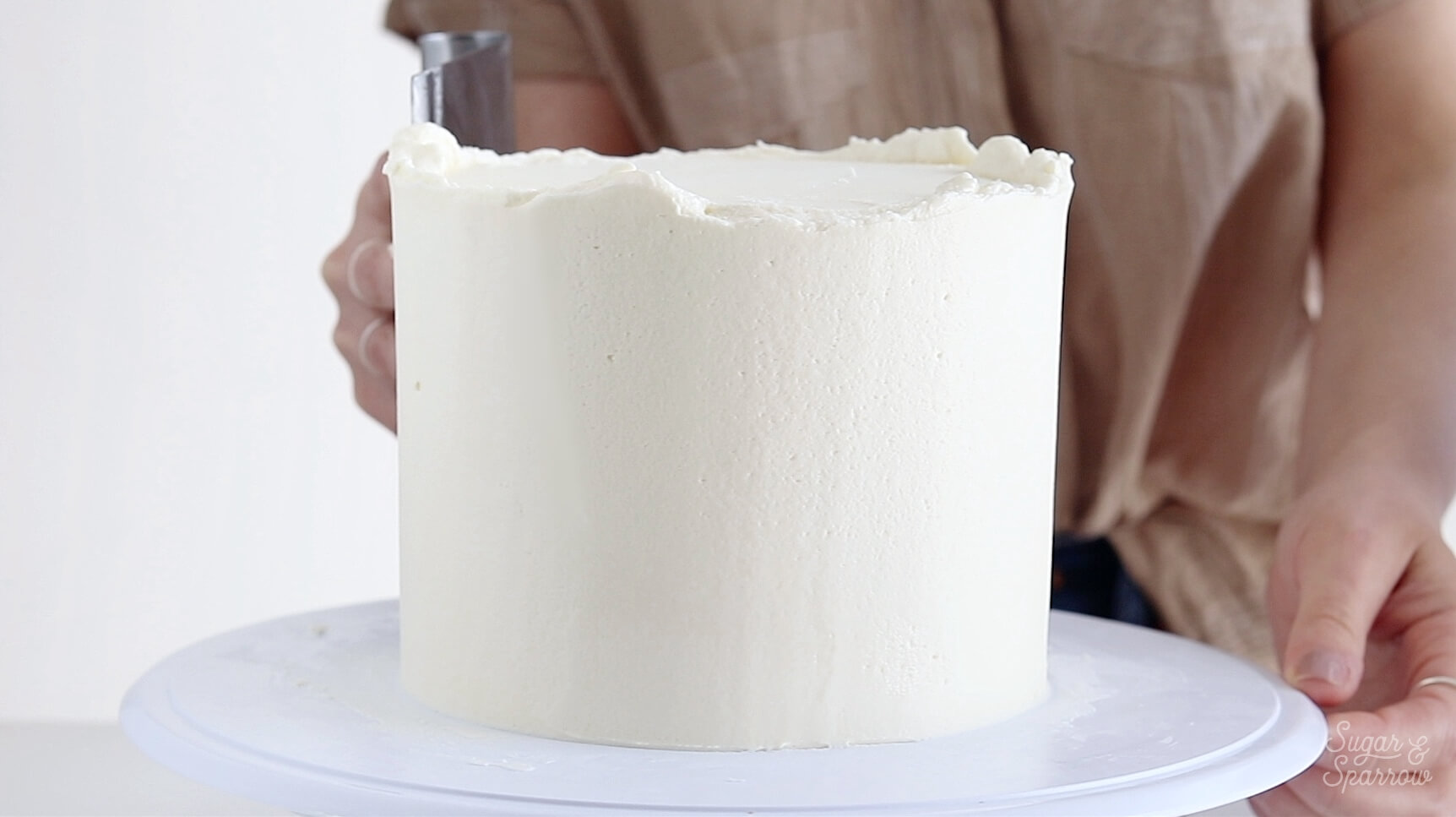 how to frost a cake with buttercream