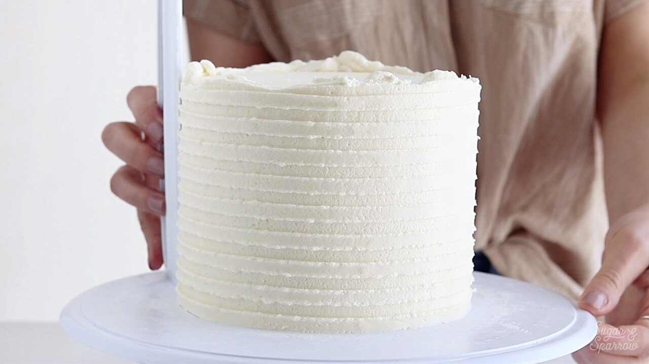 buttercream stripes cake tutorial