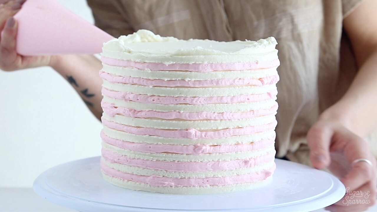 how to make buttercream stripes on cake