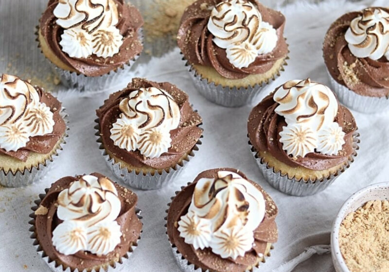 toasted smores cupcakes by sugar and sparrow