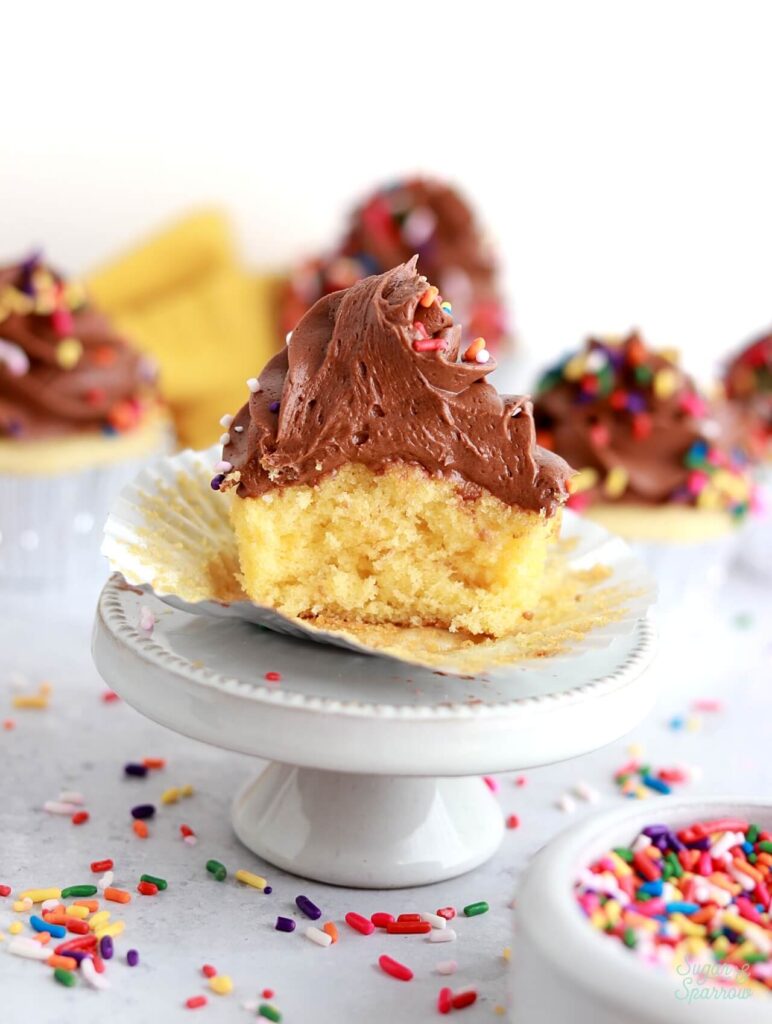 yellow cupcakes with chocolate frosting recipe