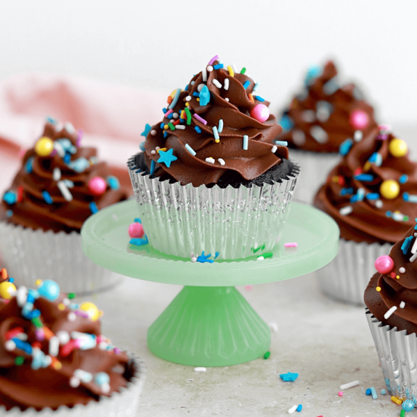 chocolate cupcakes recipe by sugar and sparrow